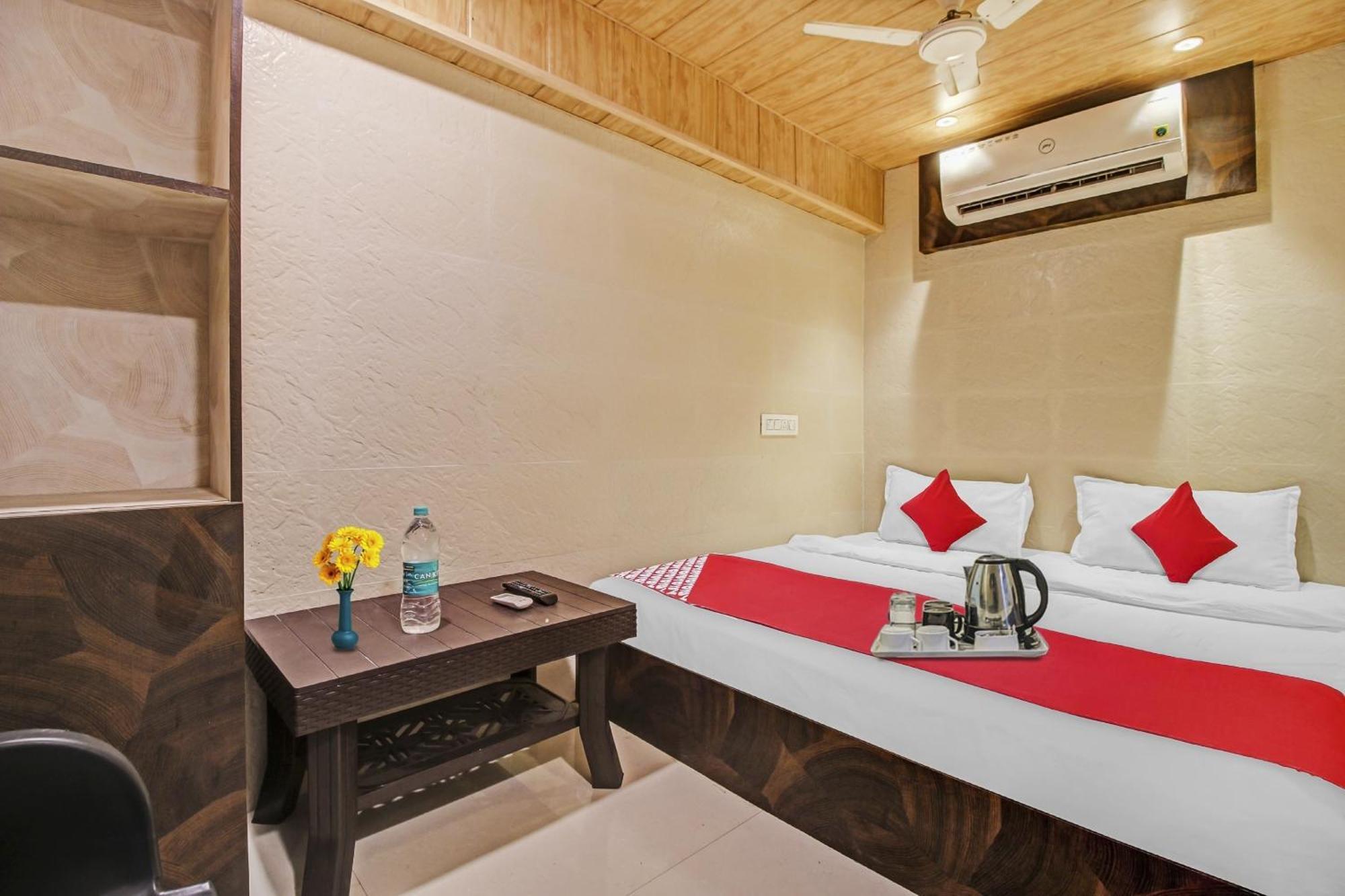 Hotel Ambedkar Kalyān Exteriér fotografie