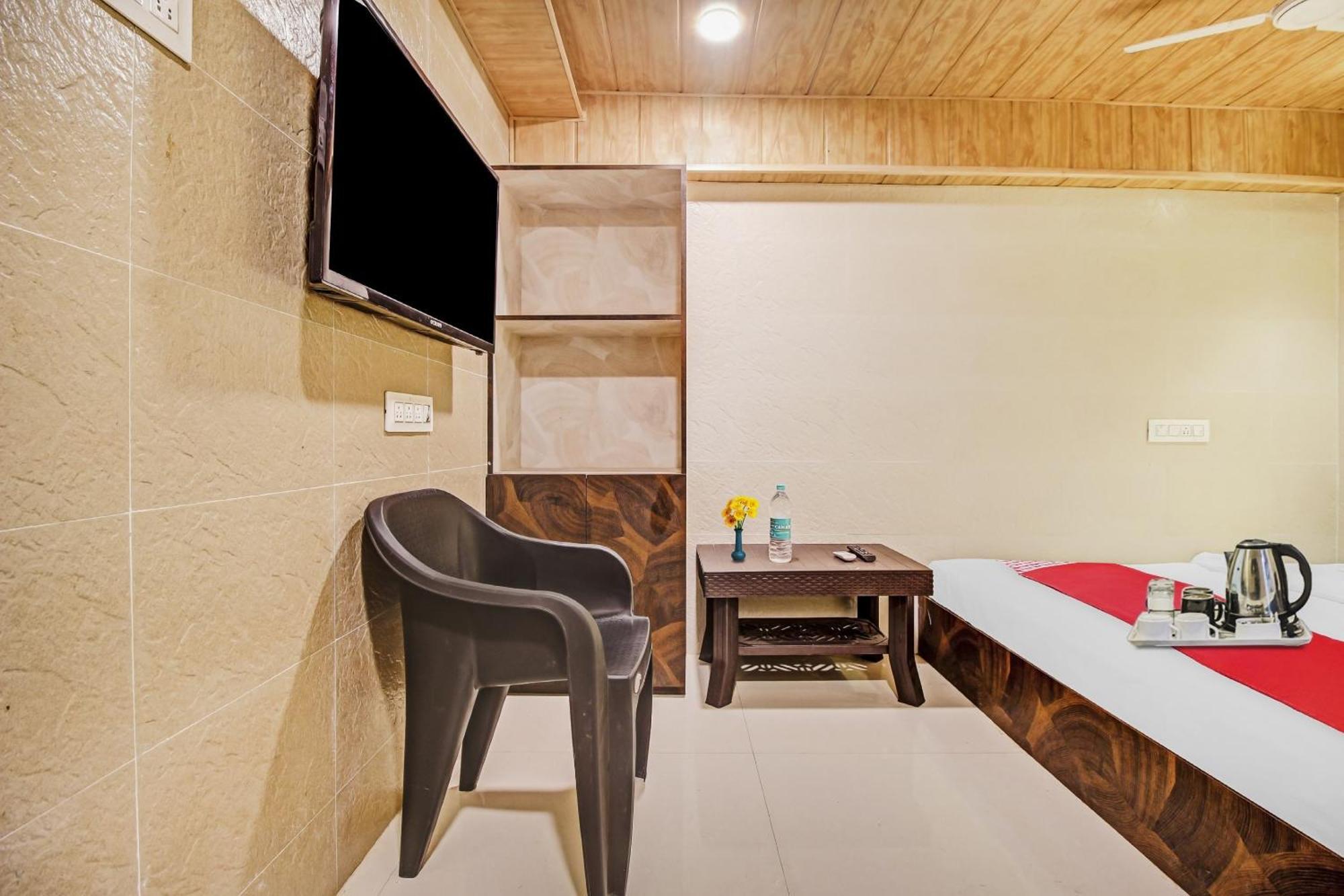 Hotel Ambedkar Kalyān Exteriér fotografie