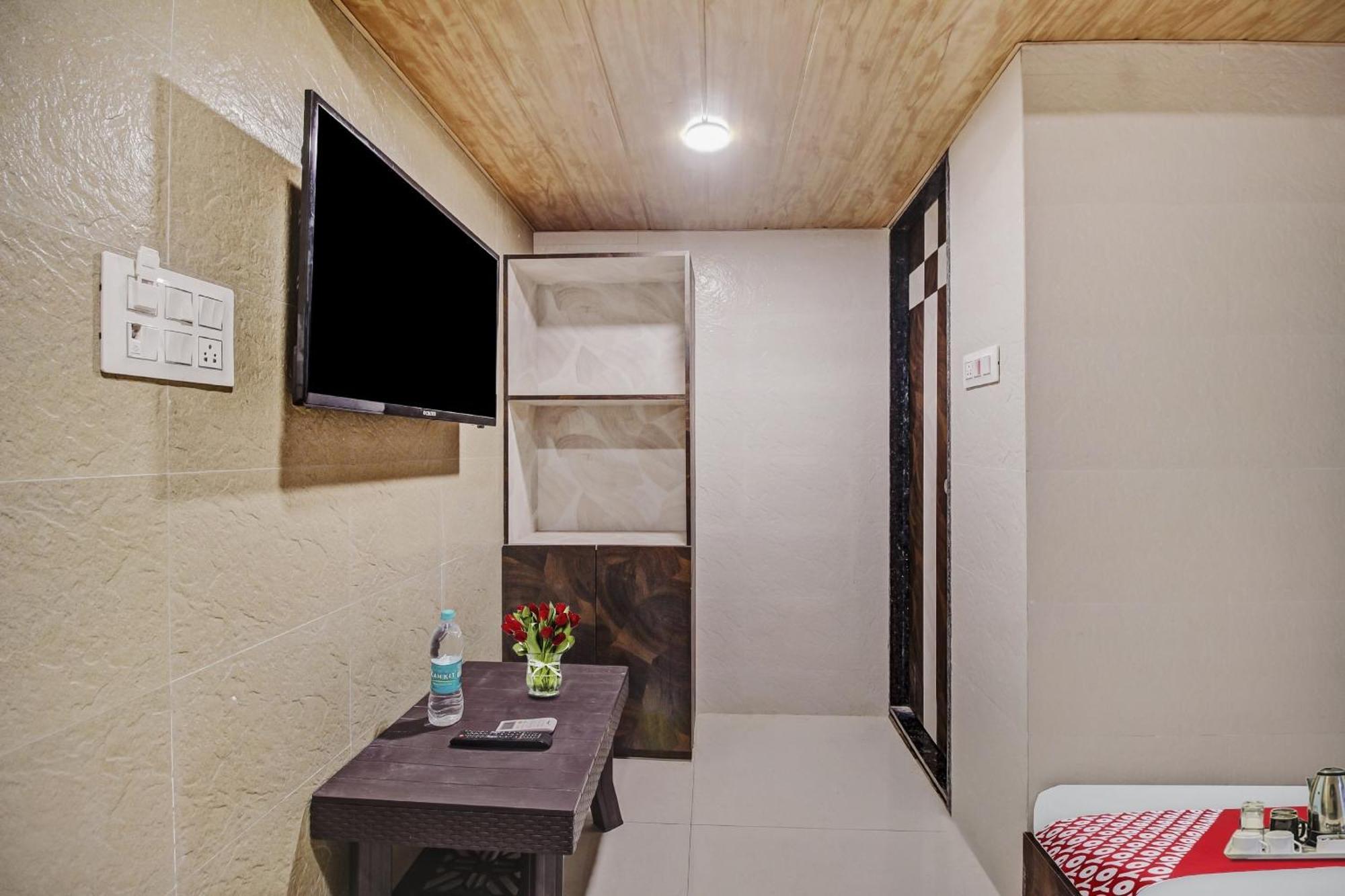 Hotel Ambedkar Kalyān Exteriér fotografie