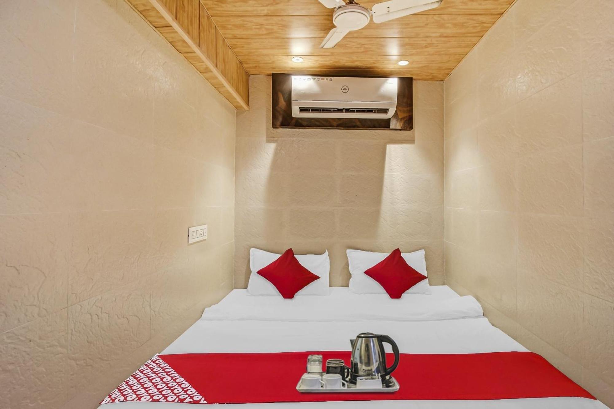 Hotel Ambedkar Kalyān Exteriér fotografie