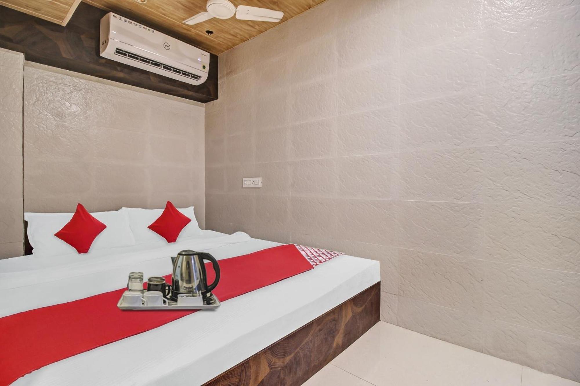 Hotel Ambedkar Kalyān Exteriér fotografie
