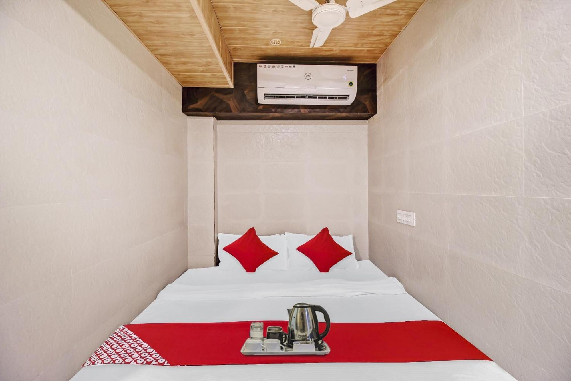 Hotel Ambedkar Kalyān Exteriér fotografie